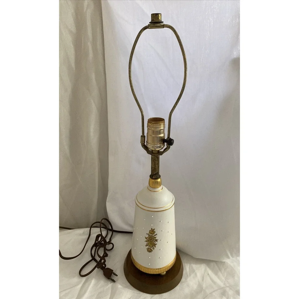 VTG Metal Tole Style Table Lamp White Gold‎ Floral 21